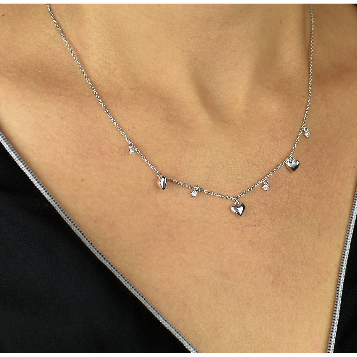 Collier suite de coeurs et oxydes de zirconium alternés Argent 925 Rhodié