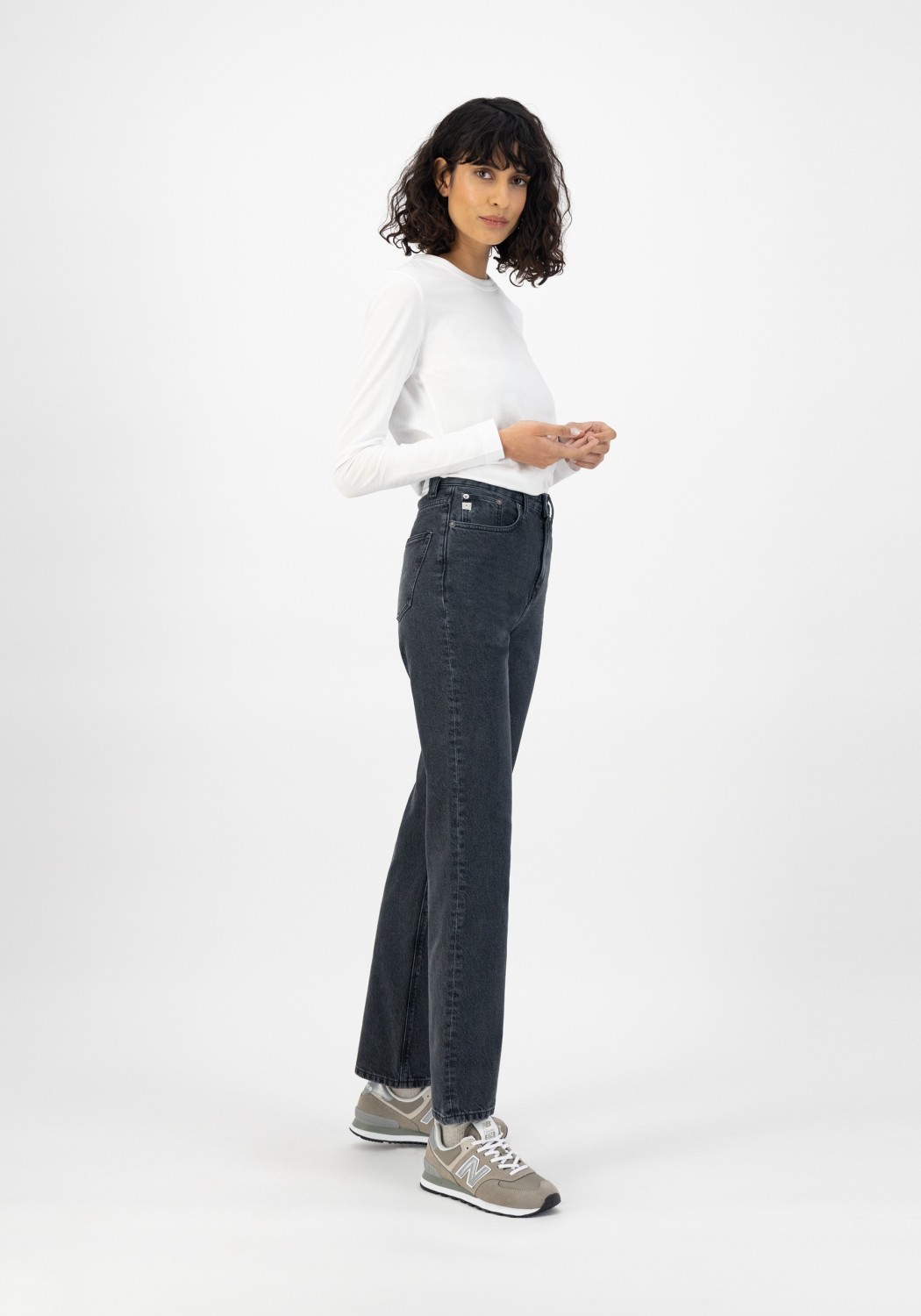 Mud Jeans Damenjeans Relax Rose Used Black