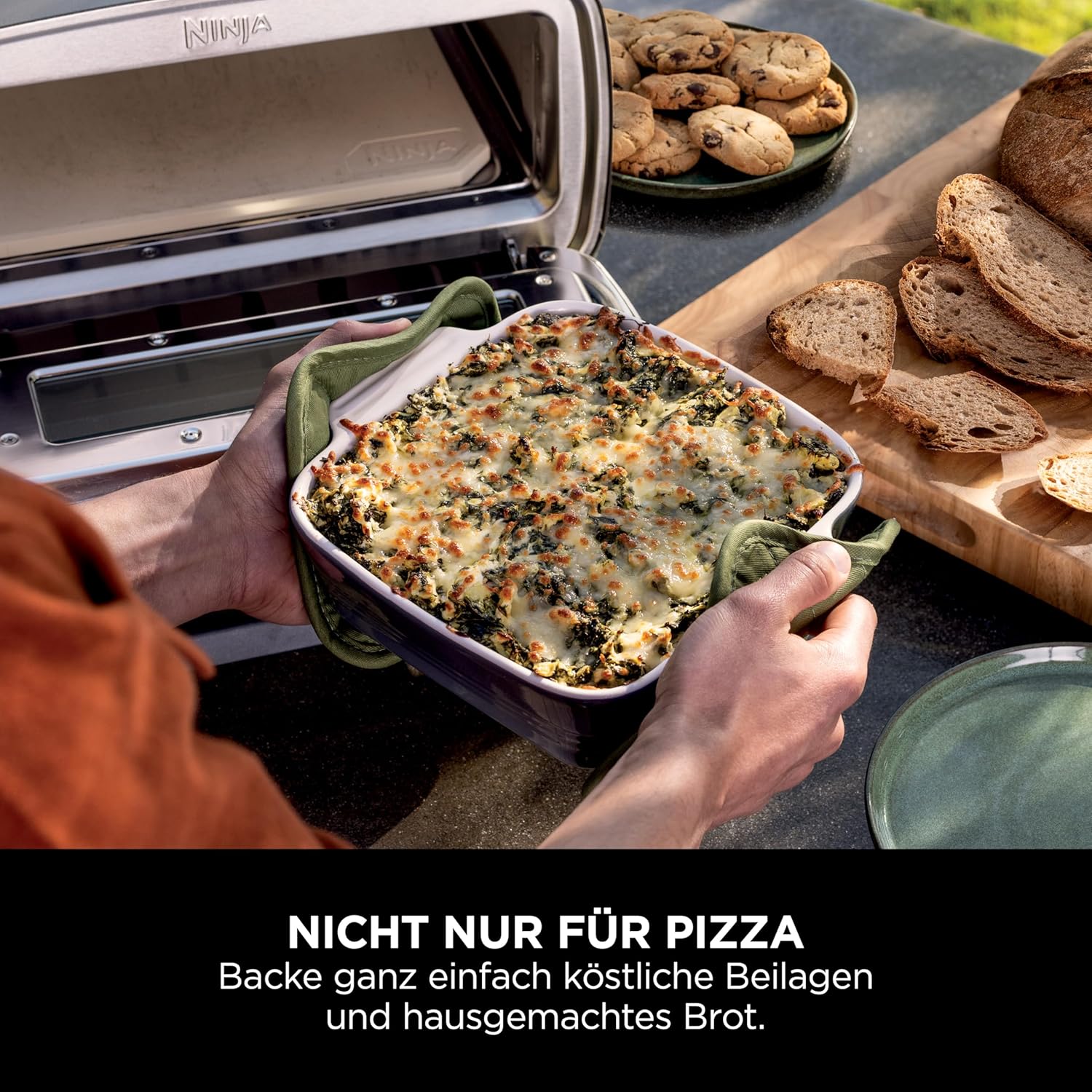 Ninja Artisan Outdoor-Pizzaofen und Heißluftfritteuse, 4 Funktionen: Pizza, Air Fry, Bake, Prove, 5 Pizzaeinst., mit 30 cm Pizzastein, Pizzaschale, Backblech, Heißluft-Fritteusen-Korb, Grau MO201EU