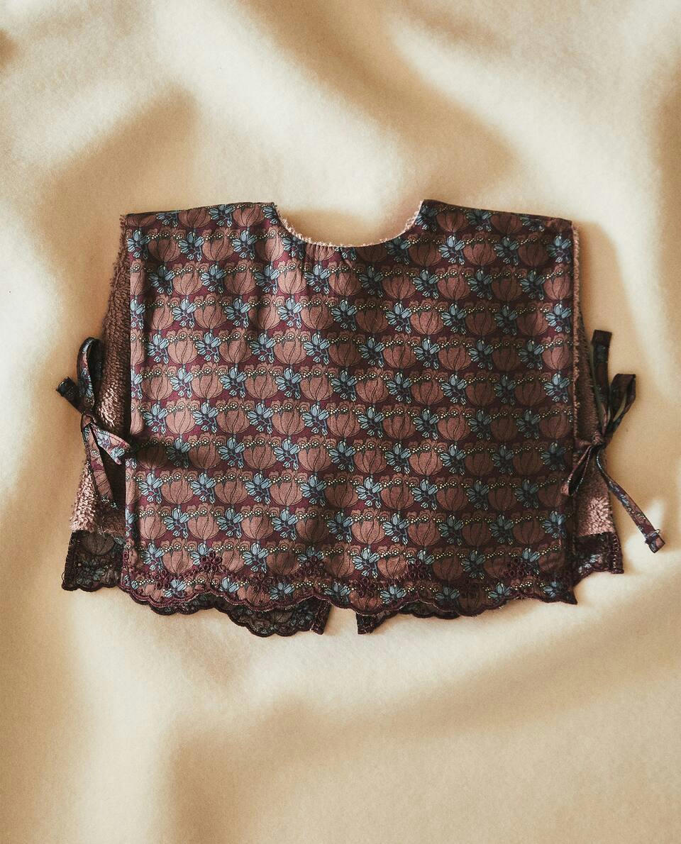 BABADOR INFANTIL FEITO COM TECIDO LIBERTY