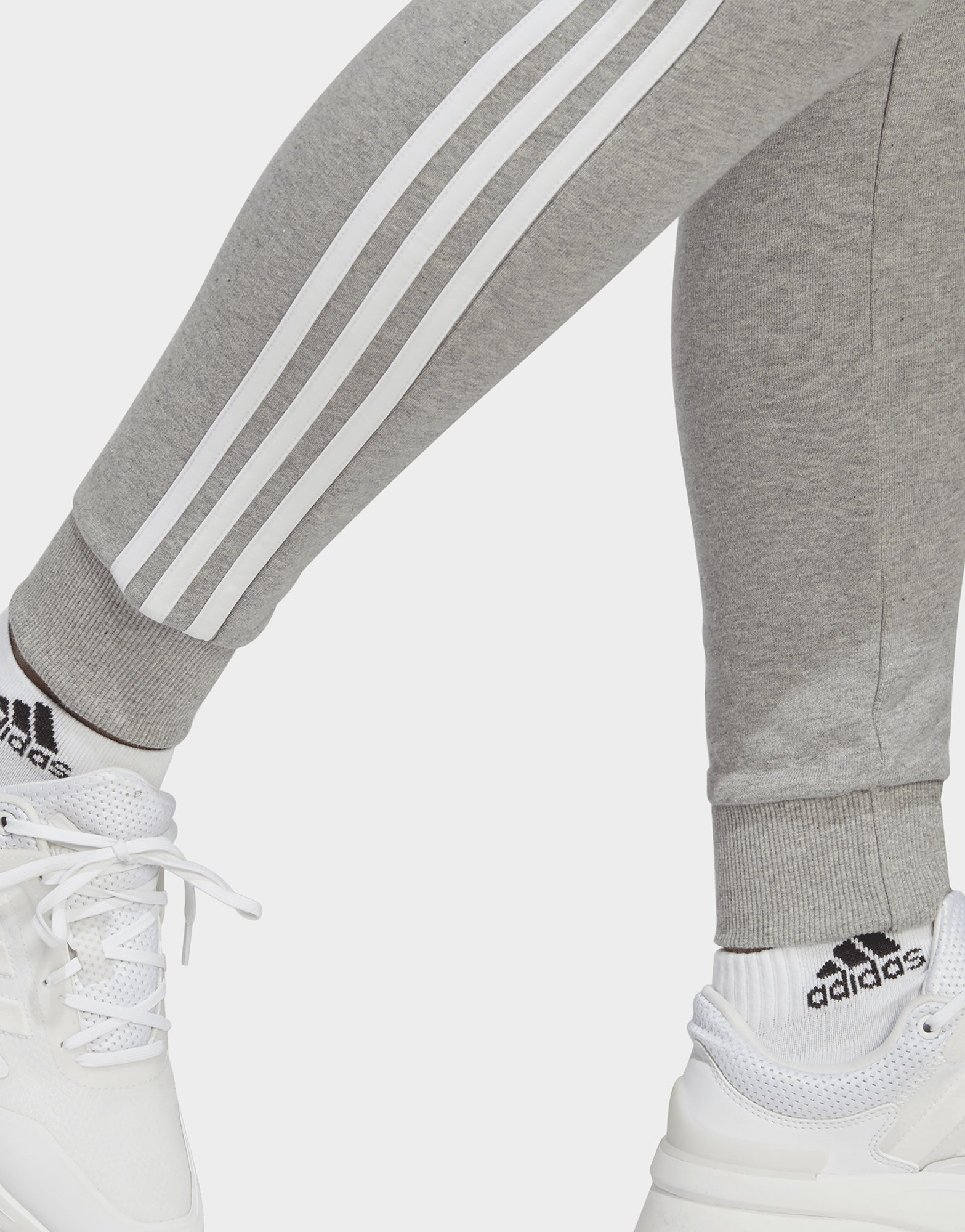 adidas Pantalon fuselé en molleton à 3 bandes Essentials