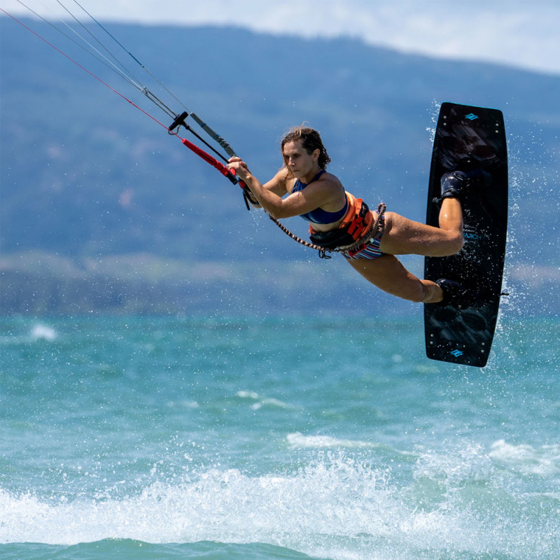 PLANCHE NAISH MONARCH 2024