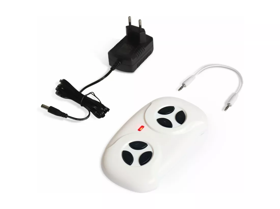 Voiture électrique 12V pour enfant - JEEP Wrangler Rubicon 2 roues motrices. noire. 1 place. avec autoradio. télécommande. MP3. port USB / carte SD. prise jack et phares fonctionnels