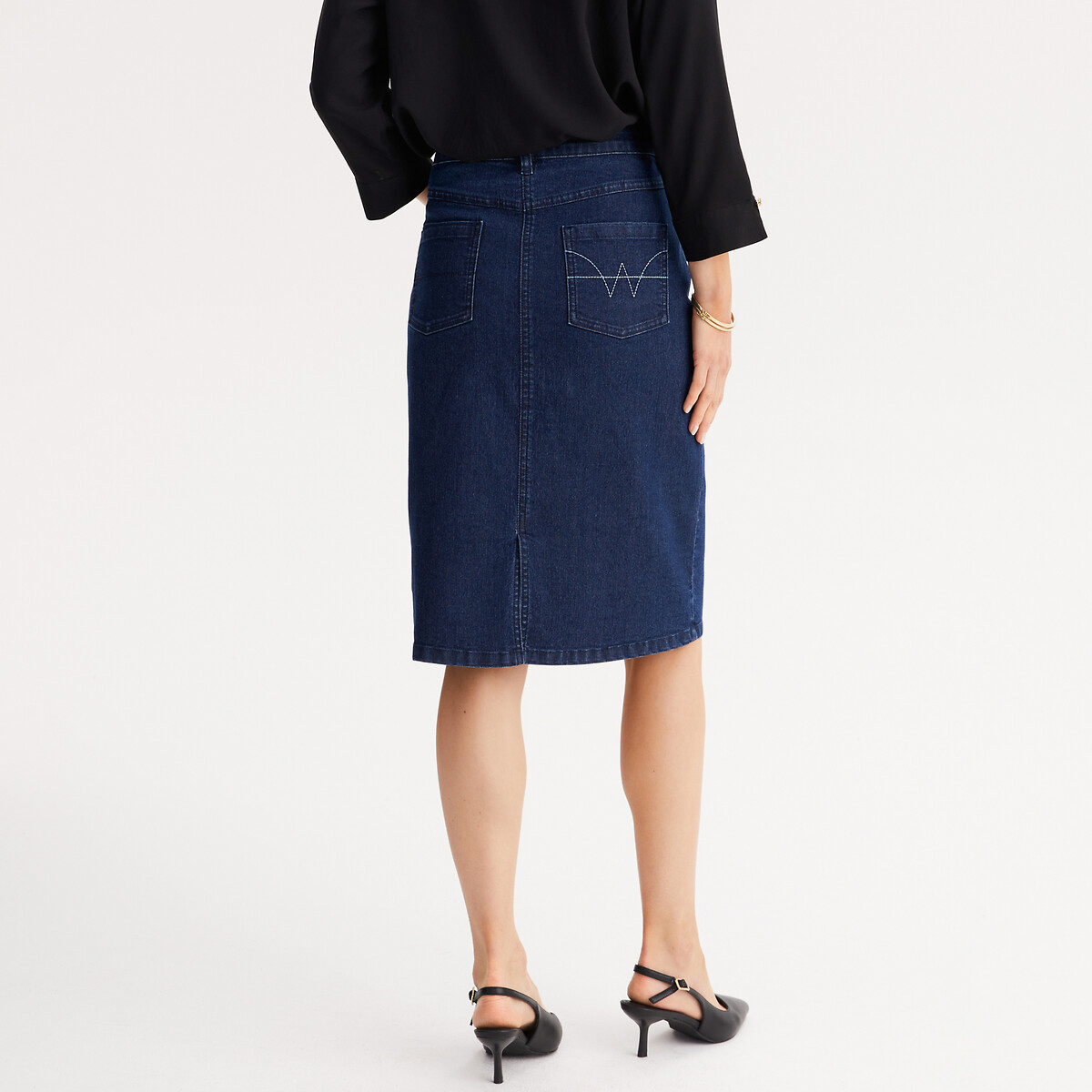 ANNE WEYBURN<br>Saia reta em denim elástico, comprimento midi