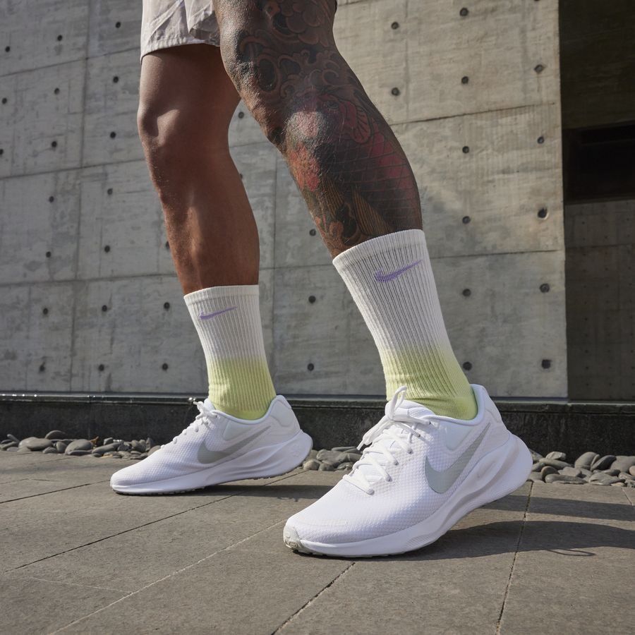 Nike Revolution 7 Men's Road Runnin WHITE/PURE PLATINUM-WHITE