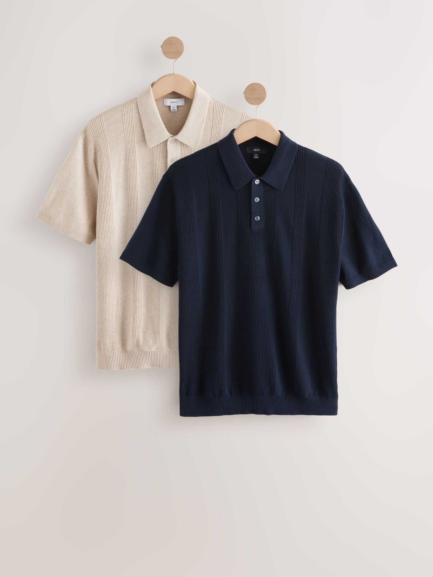 Marineblauw/naturel - Regular fit poloshirt met hoog katoengehalte, korte mouwen en gestructureerd breisel 2 stuks