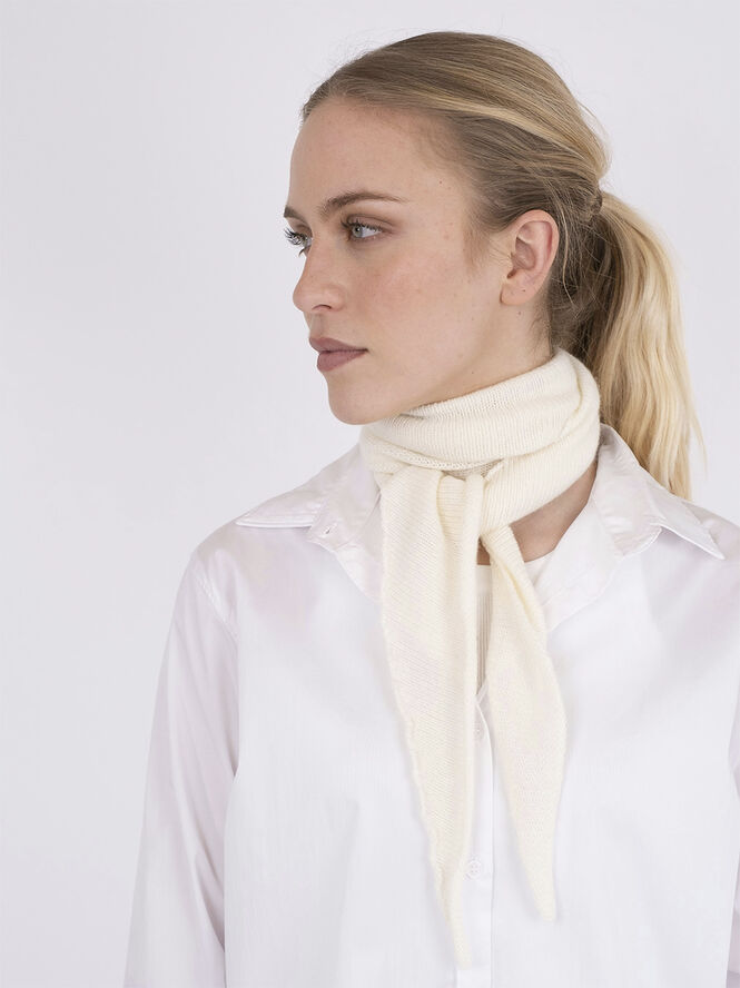 Neo Noir Misty Knit Scarf Off white