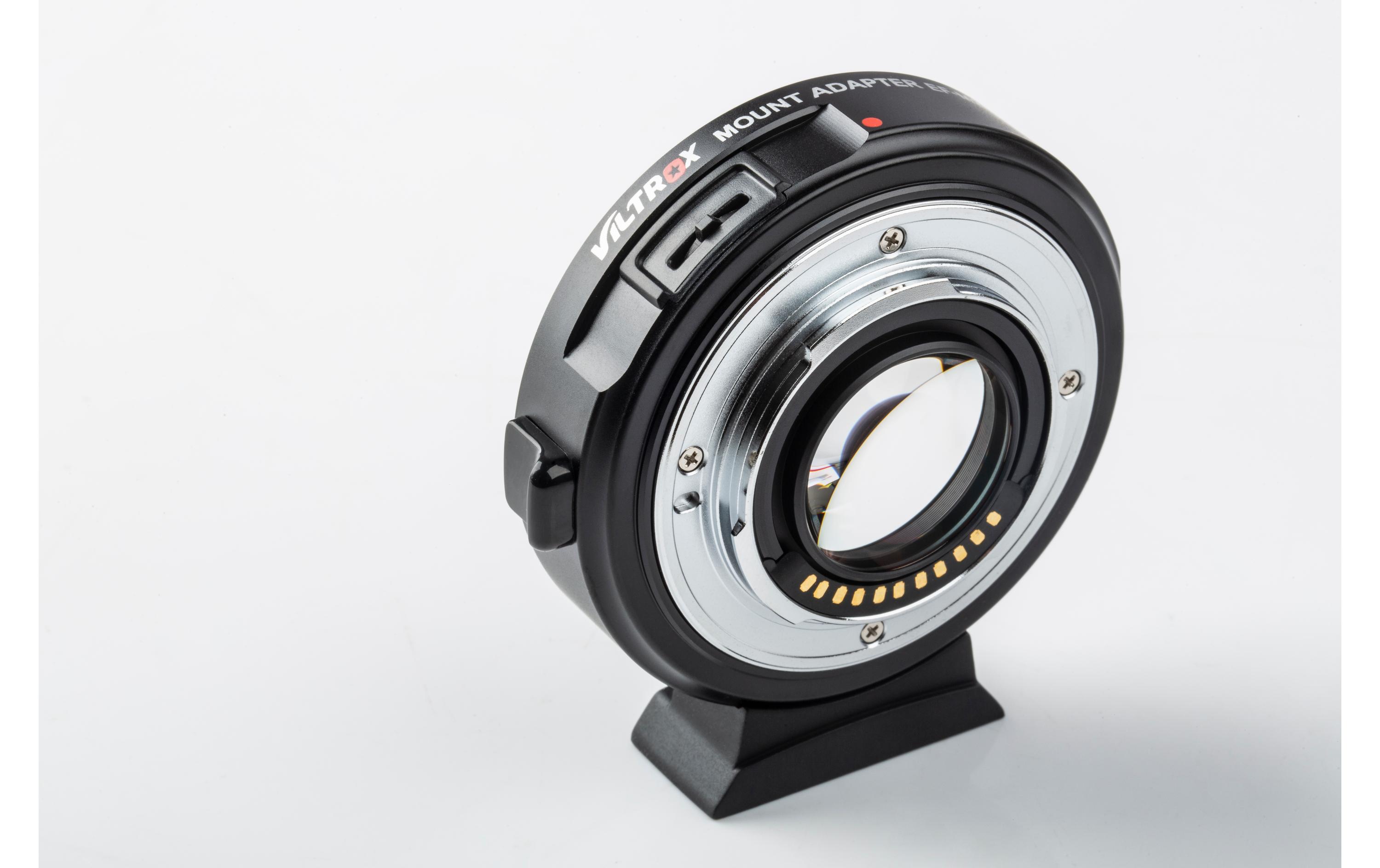 Objektiv-Adapter EF-M2 II<br>Kompakter Objektiv-Adapter für das MFT-Bajonett