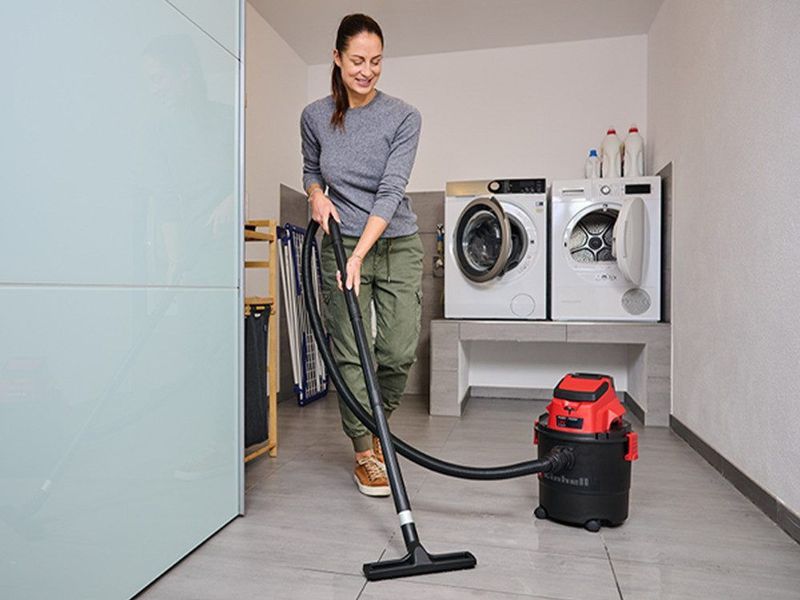 Einhell - Accu Nat-/Droogzuiger TC-VC 18/15 Li-Solo - Kleur: Rood - Materiaal: Kunststof - 15 L Reservoir