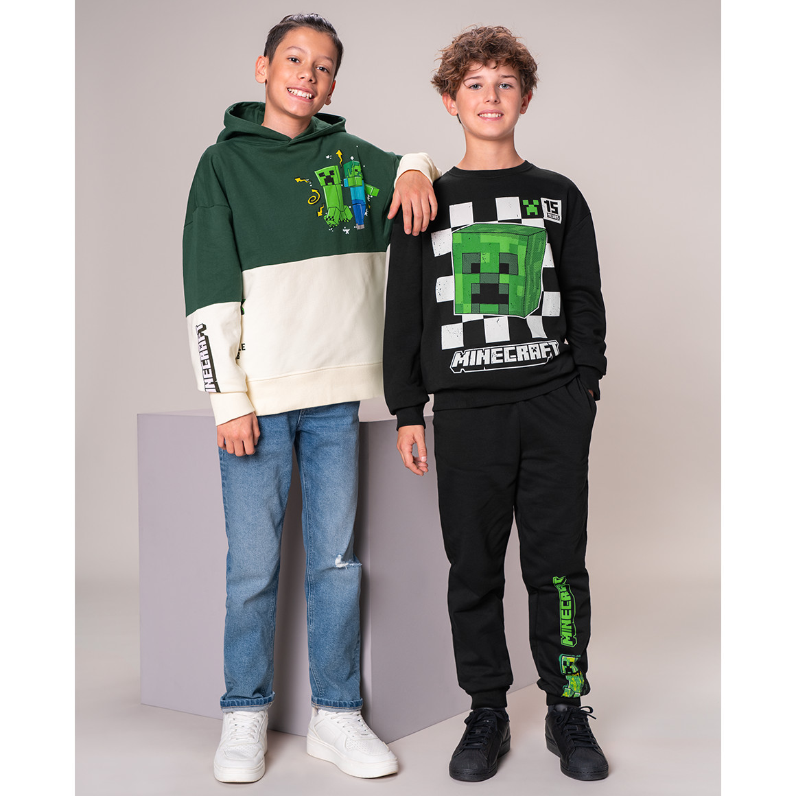 Yigga Minecraft Sweatshirt mit großem Print schwarz