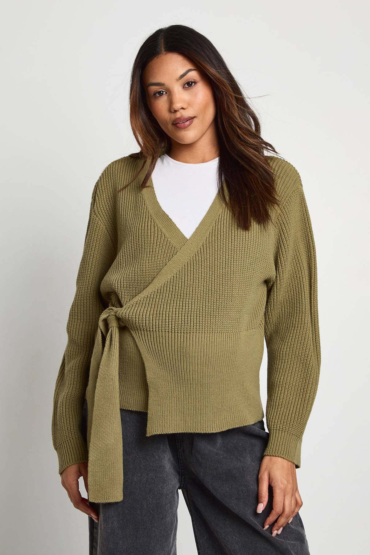 boohoo Cardigan tricoté de maternité à enveloppement latéral