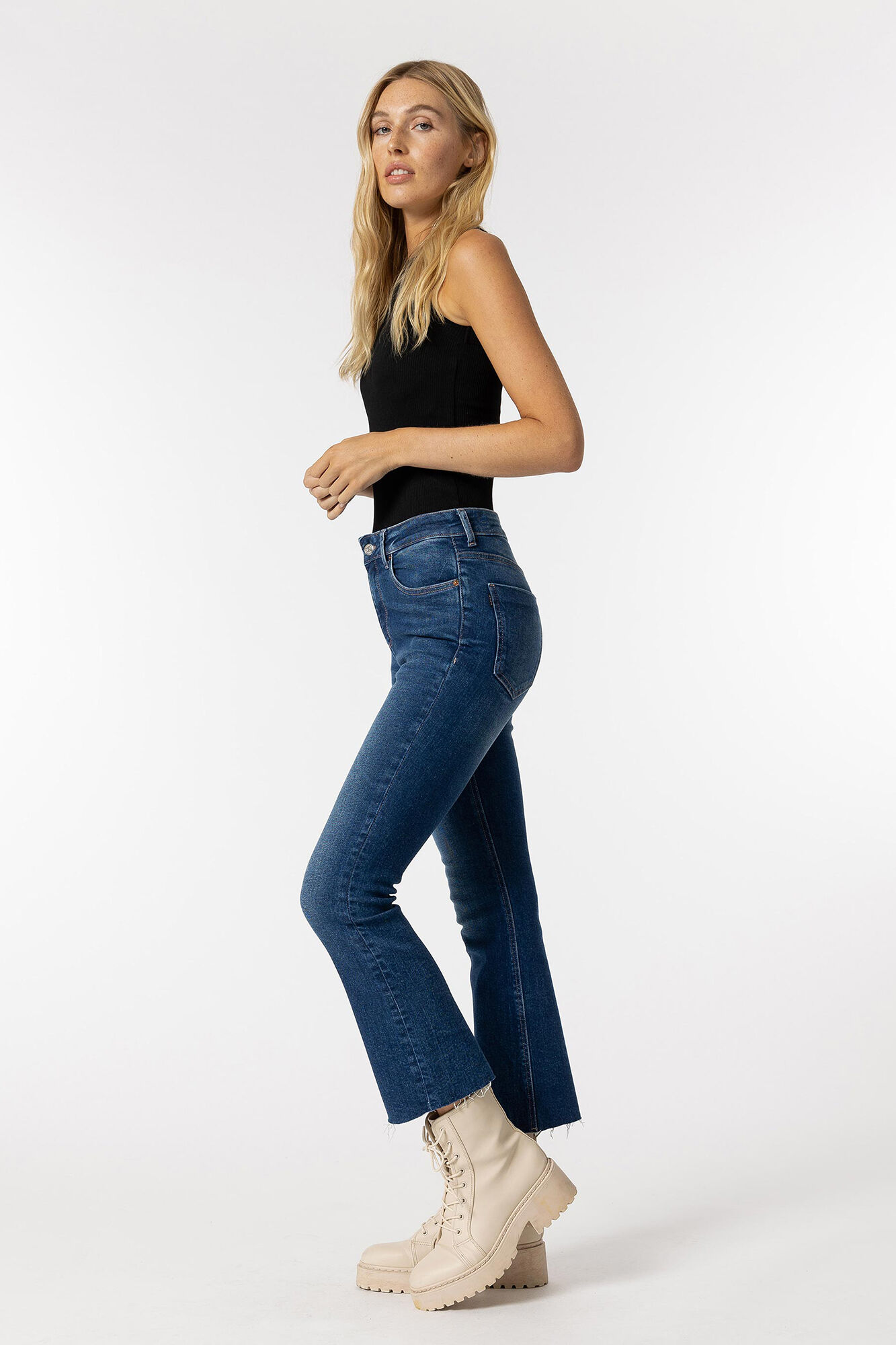 Calça jeans cropped flare de cintura alta Megan