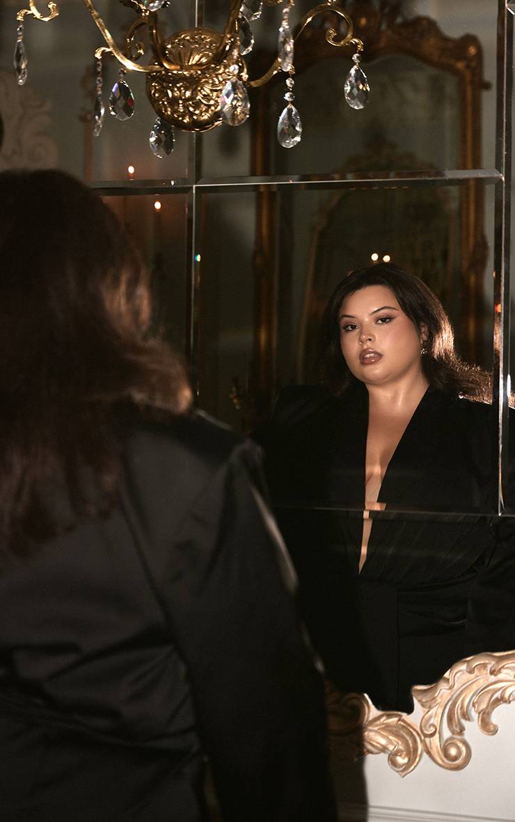 Noir Robe Blazer En Satin Structuré Avec Détail Drapé