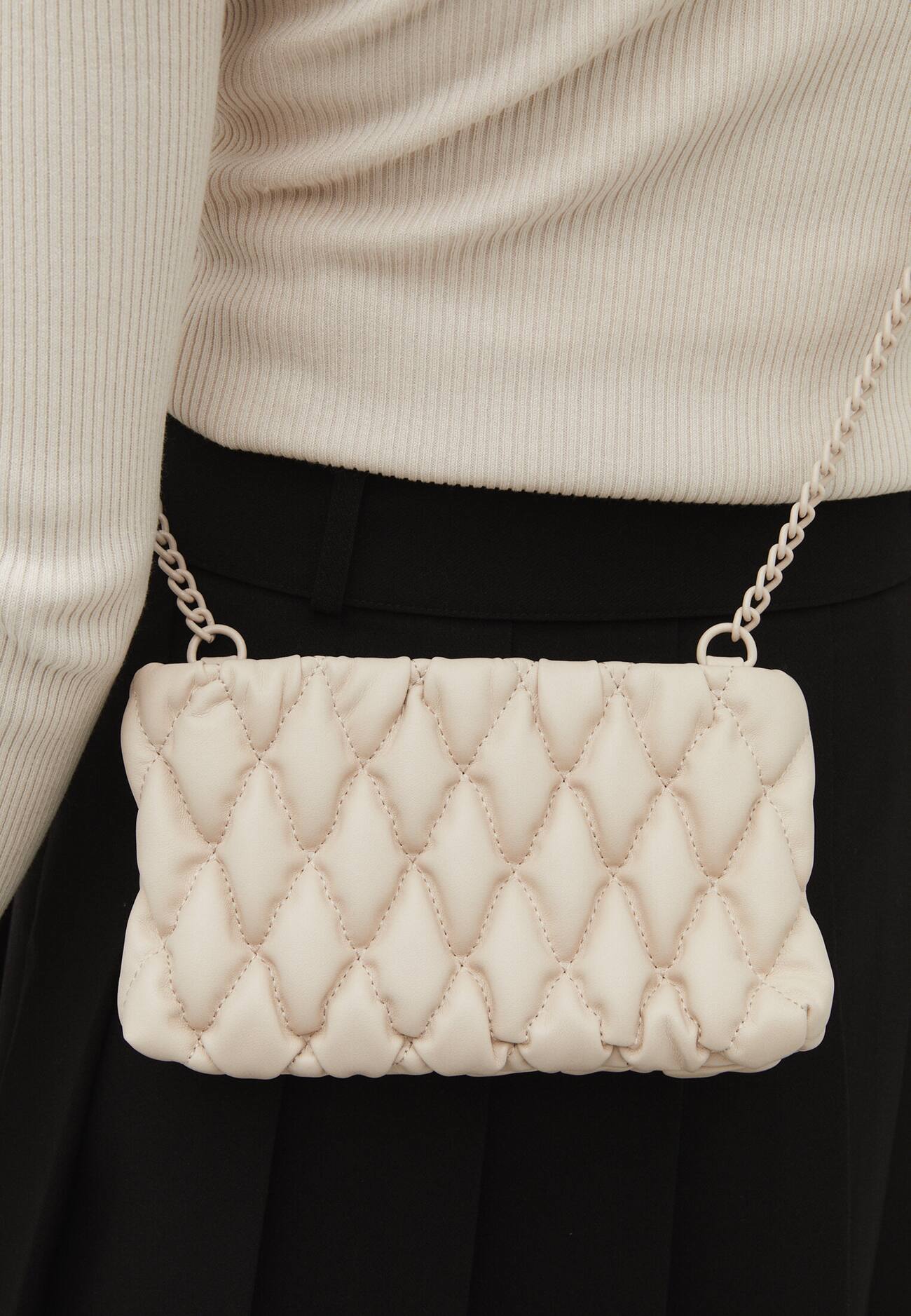 Bolsa transversal acolchoada