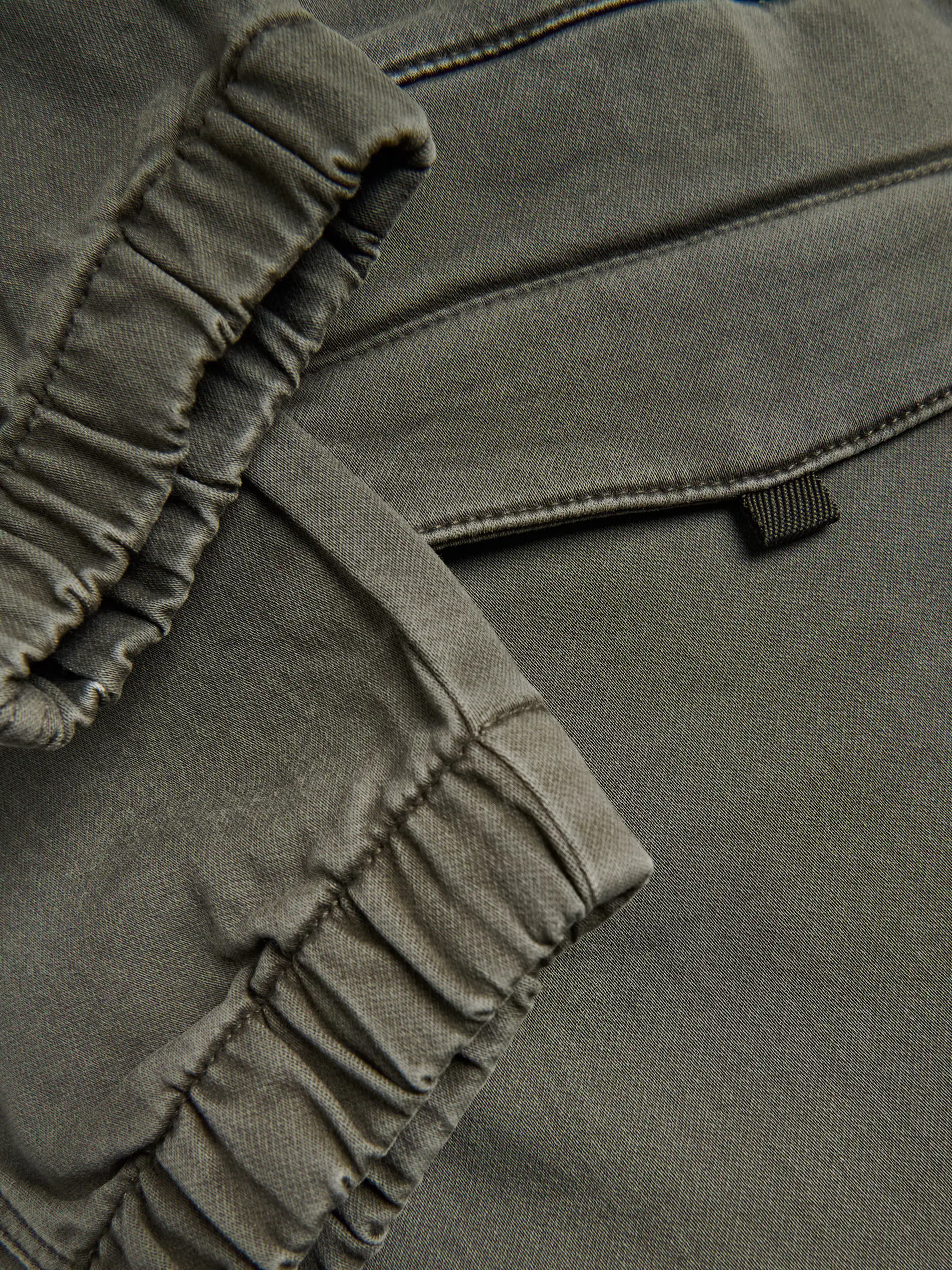 Jogger-Fit Jeans