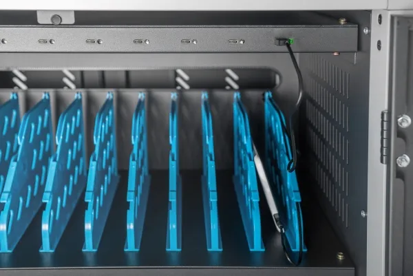 DIGITUS - Vogn med hjul (kun opladning) - for 30 tablets / notebooks - låsbar - sort, RAL 9005 - skærmstørrelse: op til 15,6