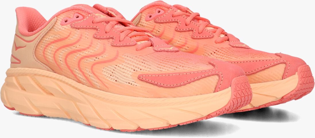 roze hoka sneakers clifton ls