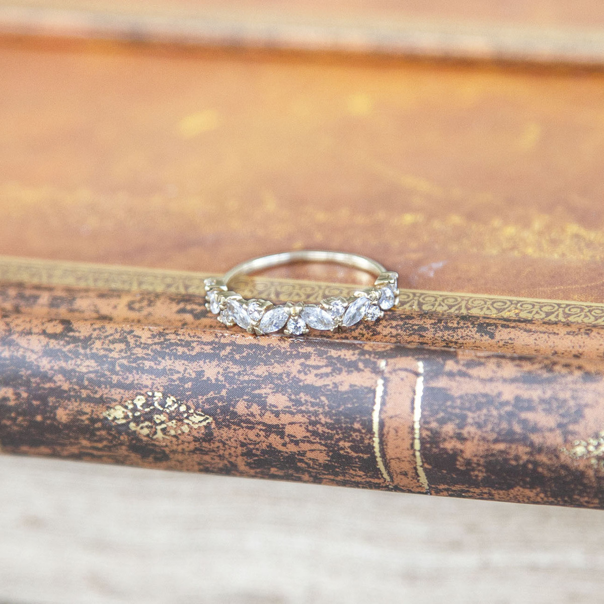 Bague or jaune 375, zirconias
