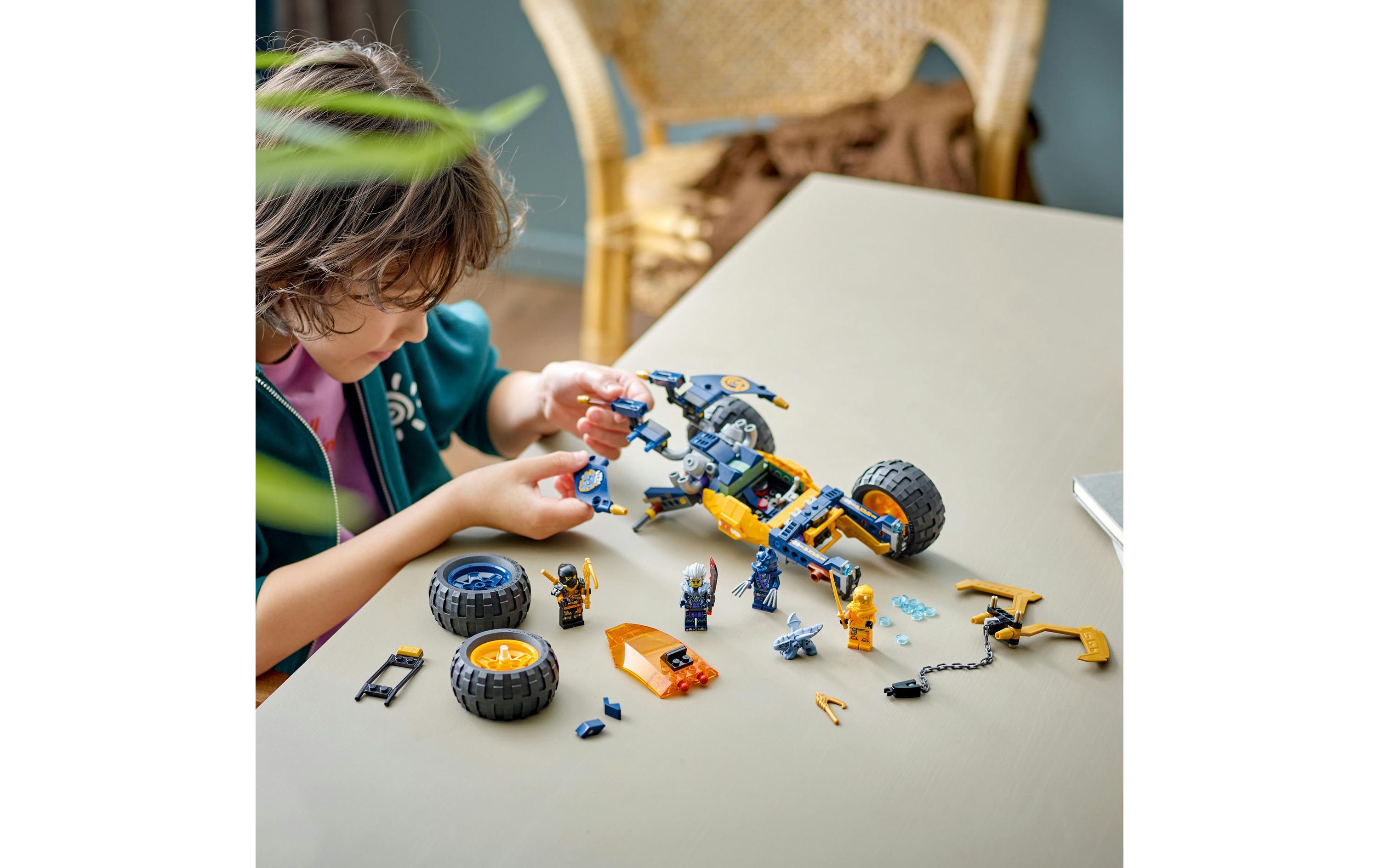 Ninjago Arins Ninja-Geländebuggy 71811Ninja-Spielset mit Spielzeugauto