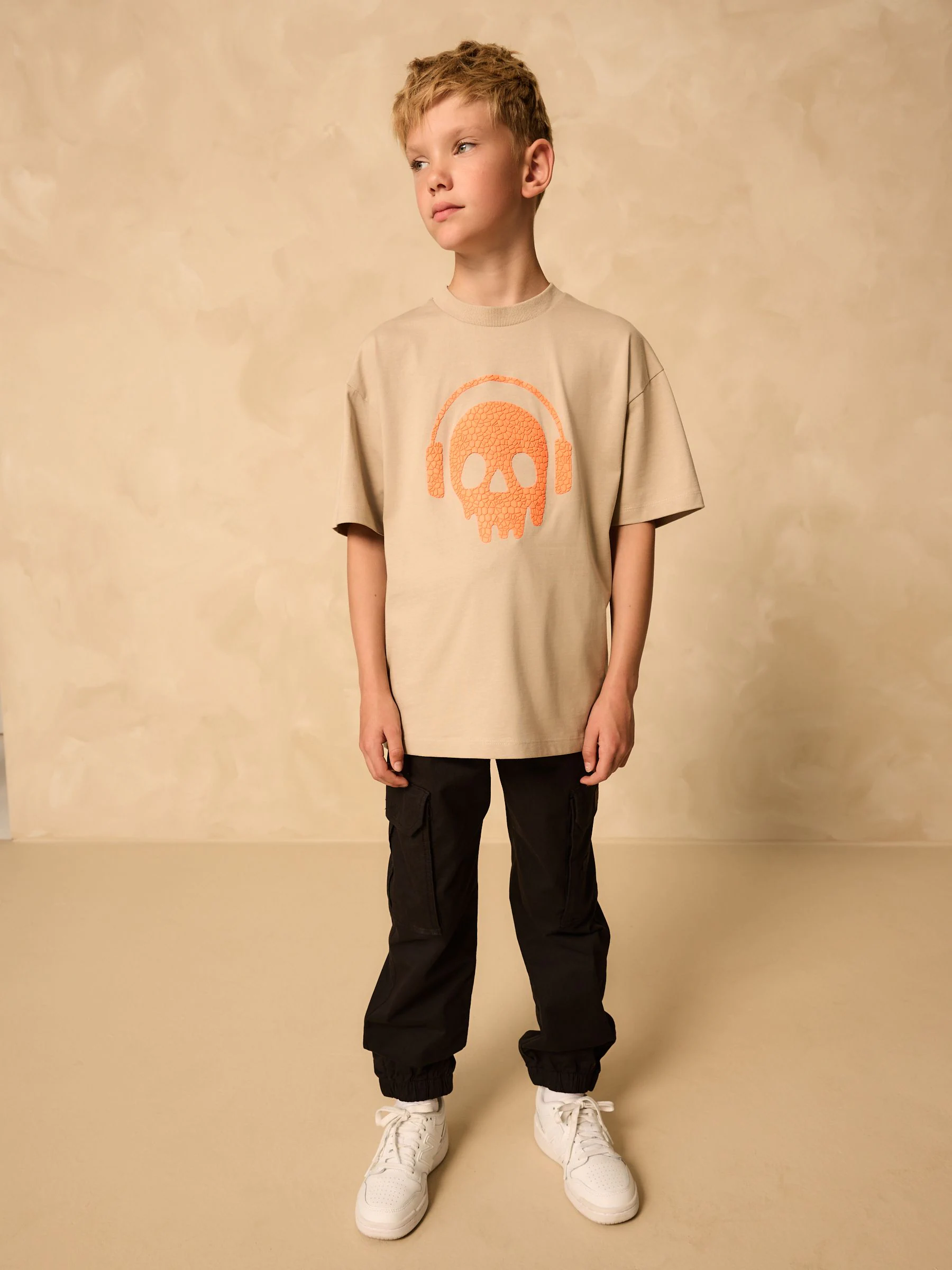 Kiezelkleurig/oranje schedel - Ruimvallend T-shirt met print en korte mouwen (3-16 jr)