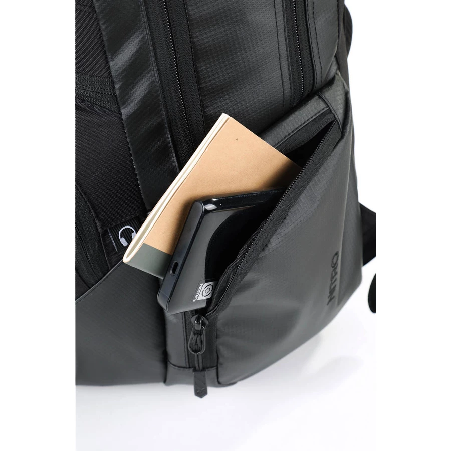 Nitro Hero - Laptoprucksack 17 52 cm tough black