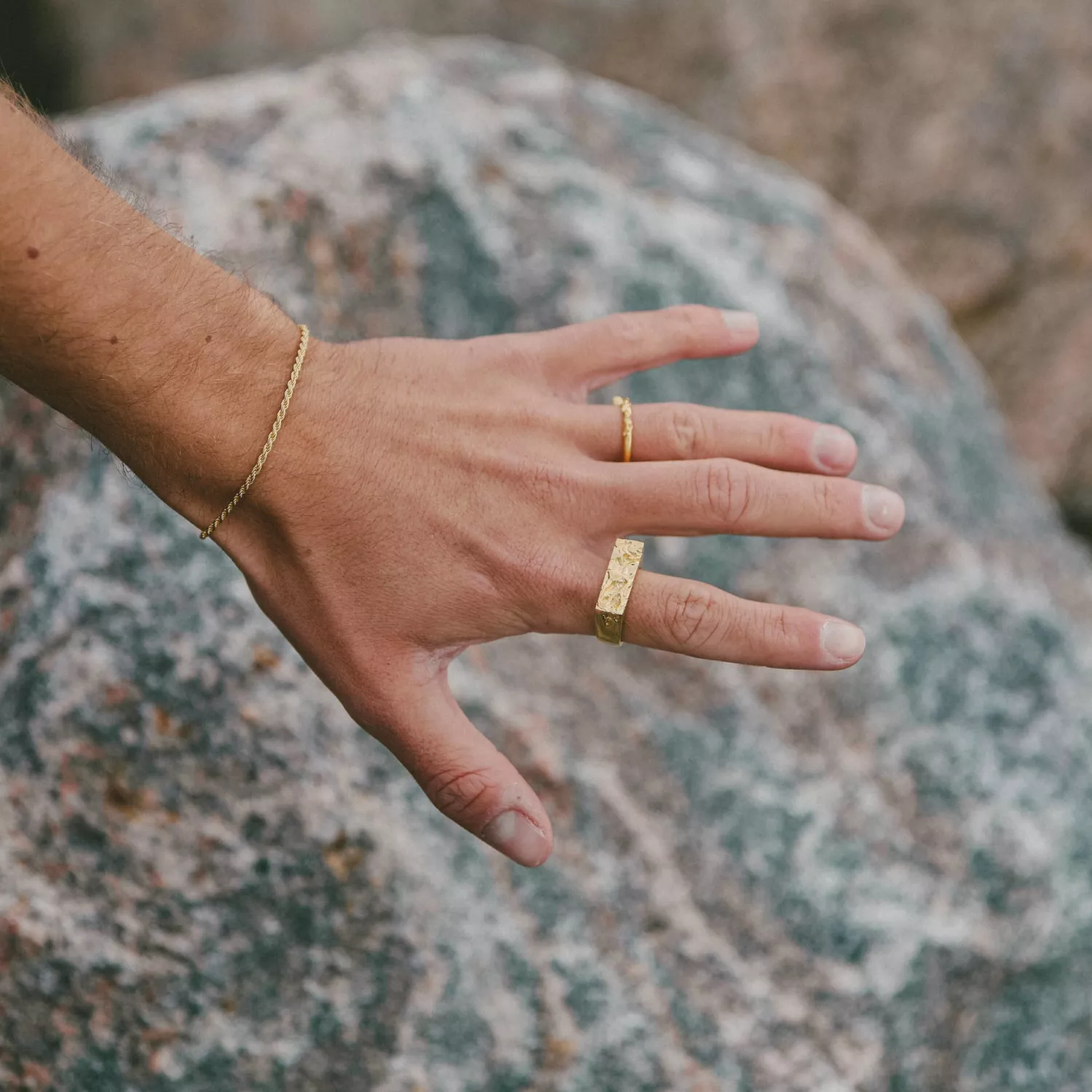 IX Studios Rustic Twist Ring 22 kt. Forgyldt Sølv DMN0324GD