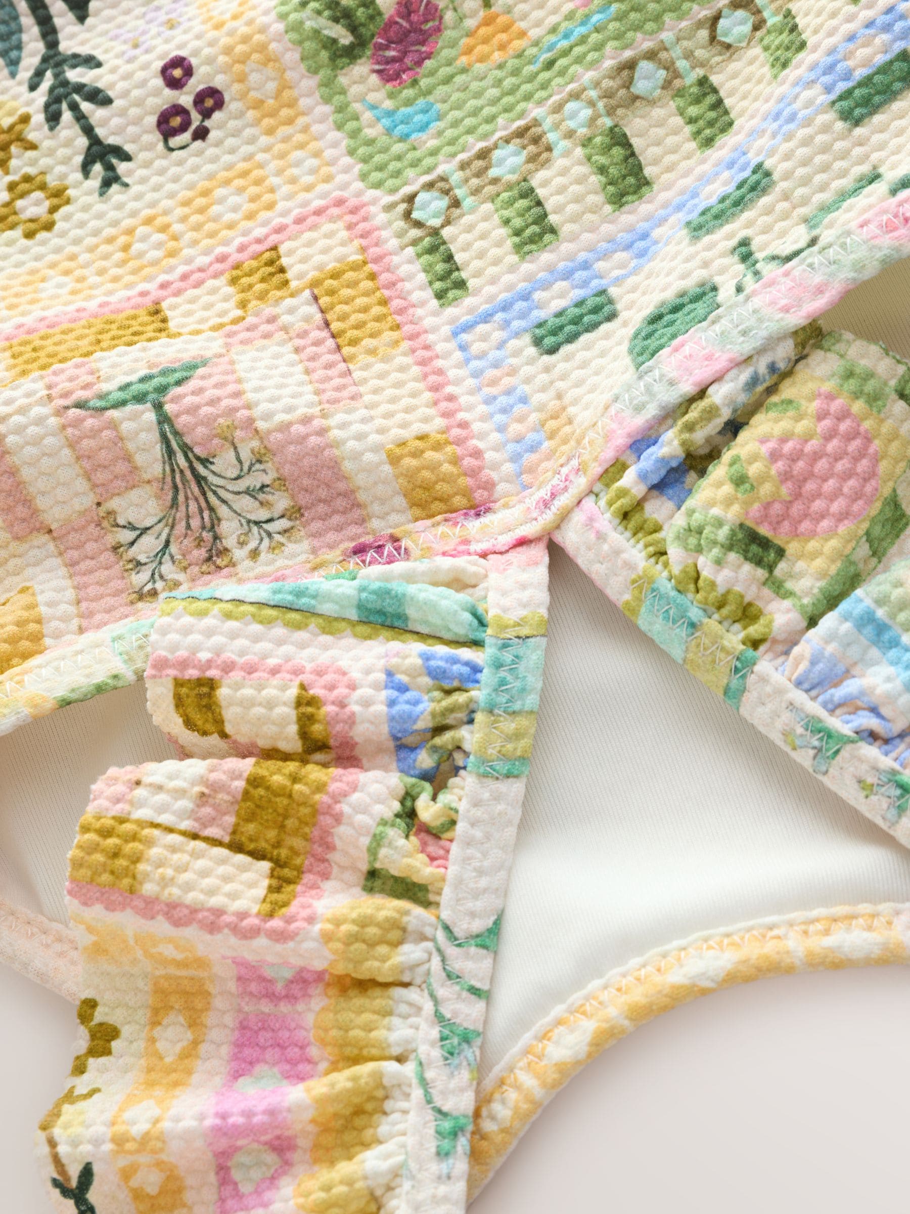 Multi Patchwork Floral - Badpak met rucheschouders (3 mnd - 7 jr)