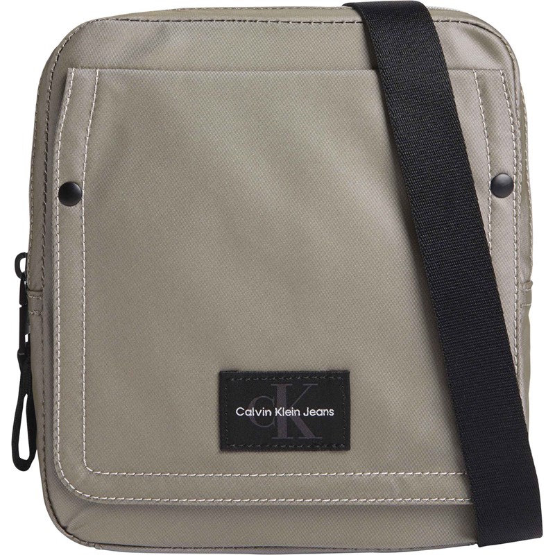 Calvin Klein<br>Crossovers Sport Essentials