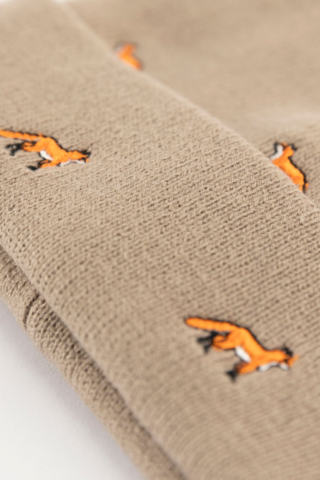 BARTS bruine beanie met vossenprint