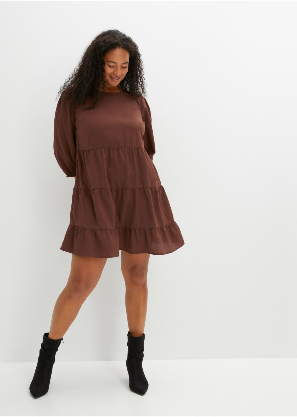 Robe en crêpe à volants