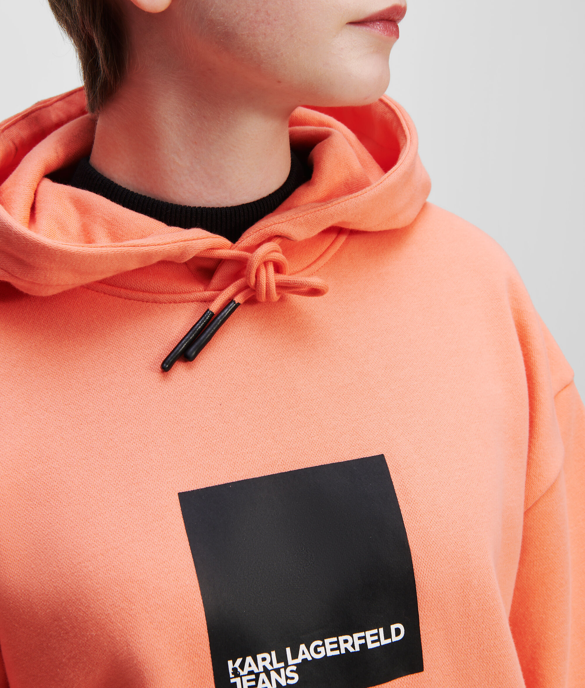 SWEAT À CAPUCHE AVEC LOGO KLJ