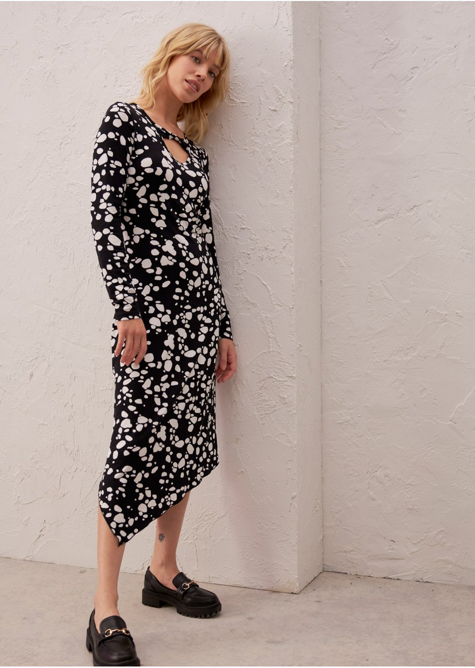 Robe longue avec découpe
