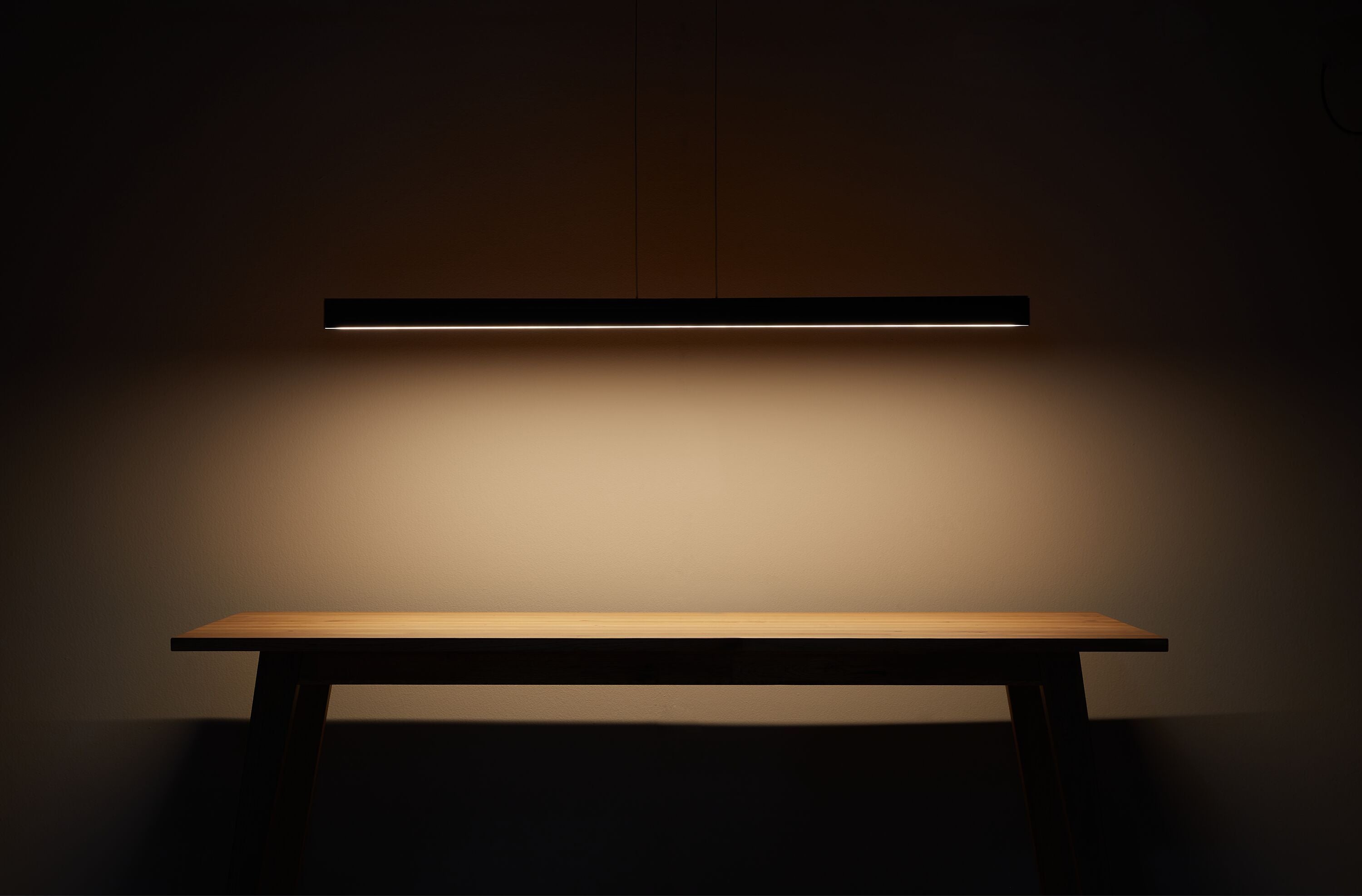 LINEA Hängeleuchte - Schwarz / B: 140.0 cm x T: 1.0 cm x H: 5.0 cm