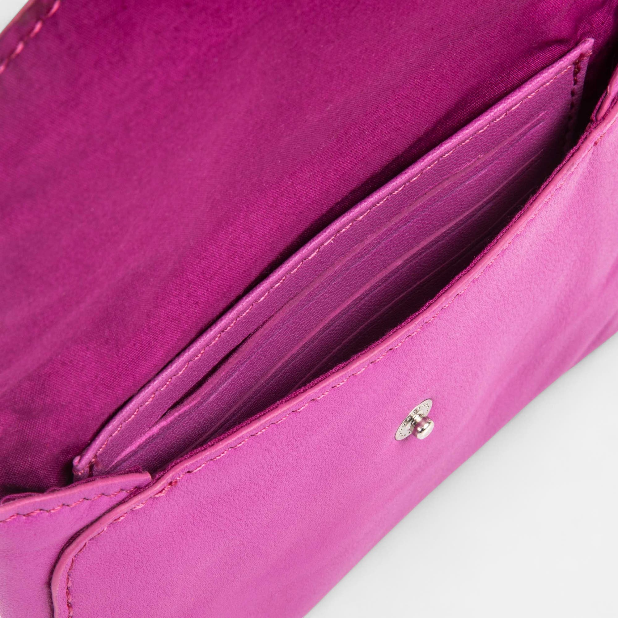 Petite maroquinerie en cuir rose