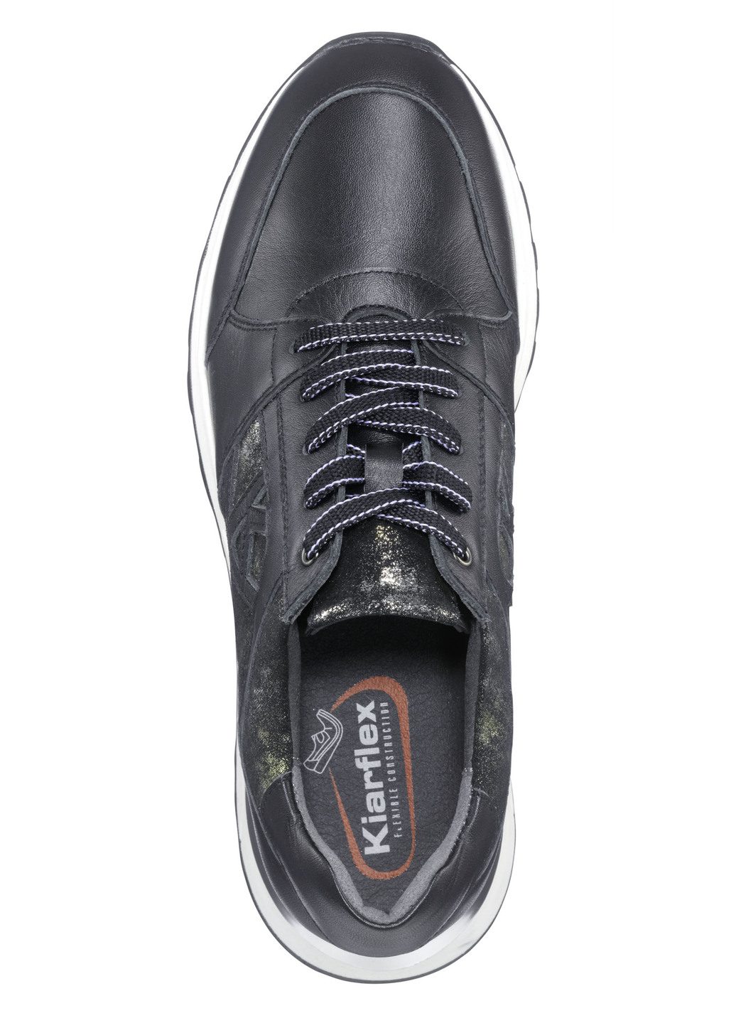 Sneaker im modischem Design