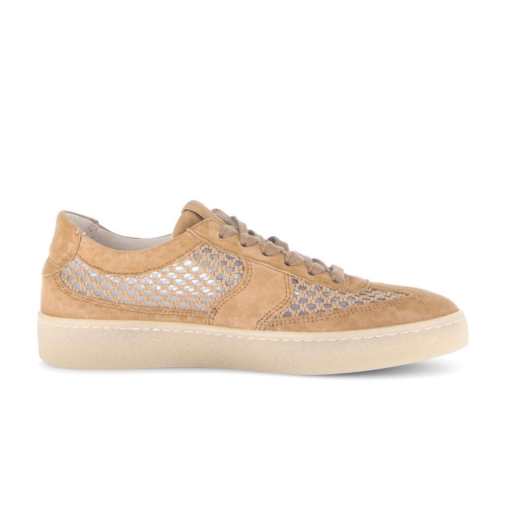 Lage sneaker bruin