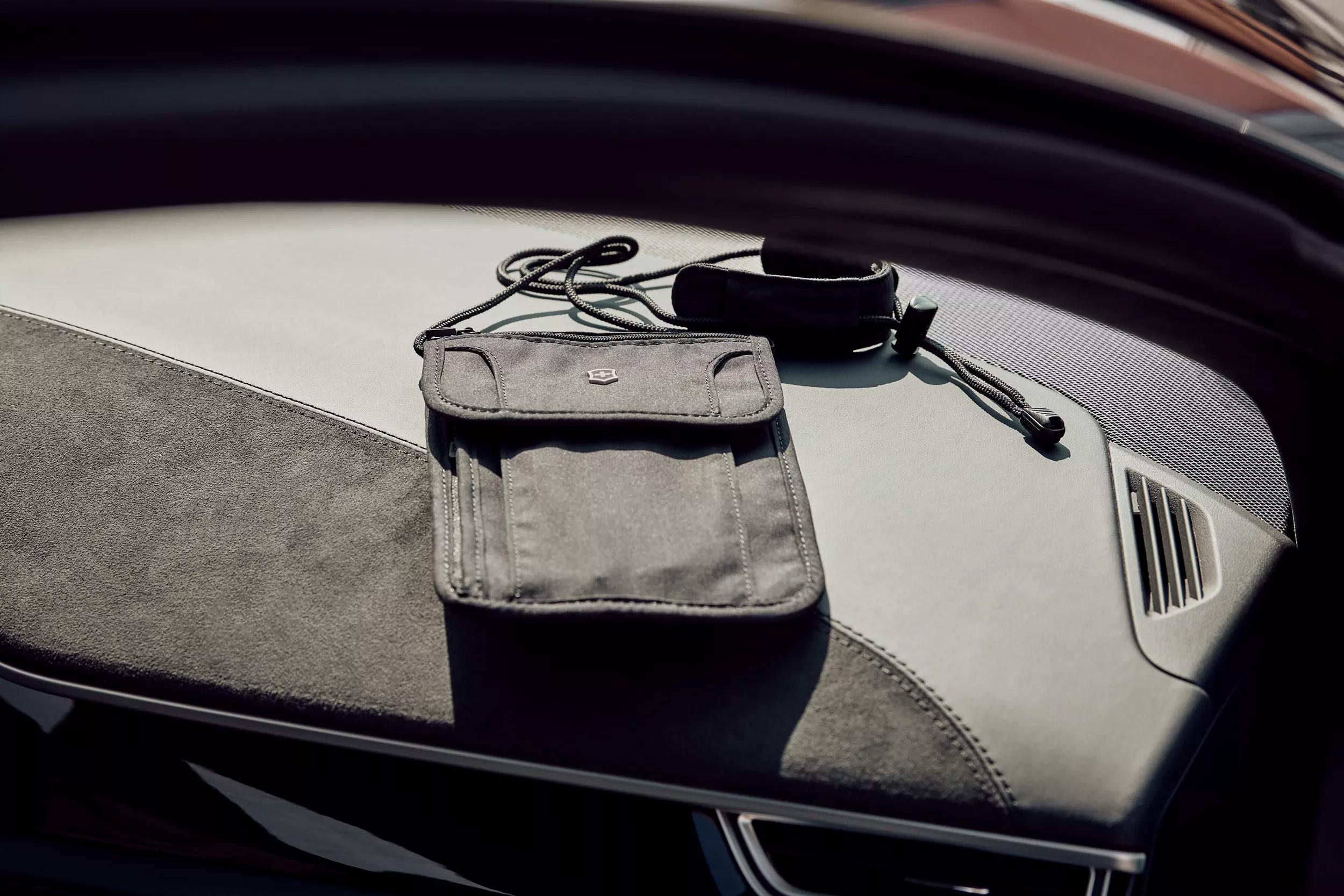 Deluxe-Brustbeutel mit RFID-Schutz-schwarz