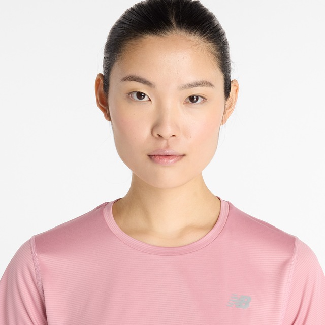 New Balance Laufshirt »SPORT ESSENTIAL T-SHIRT«, 1 tlg. mit Markenlogo