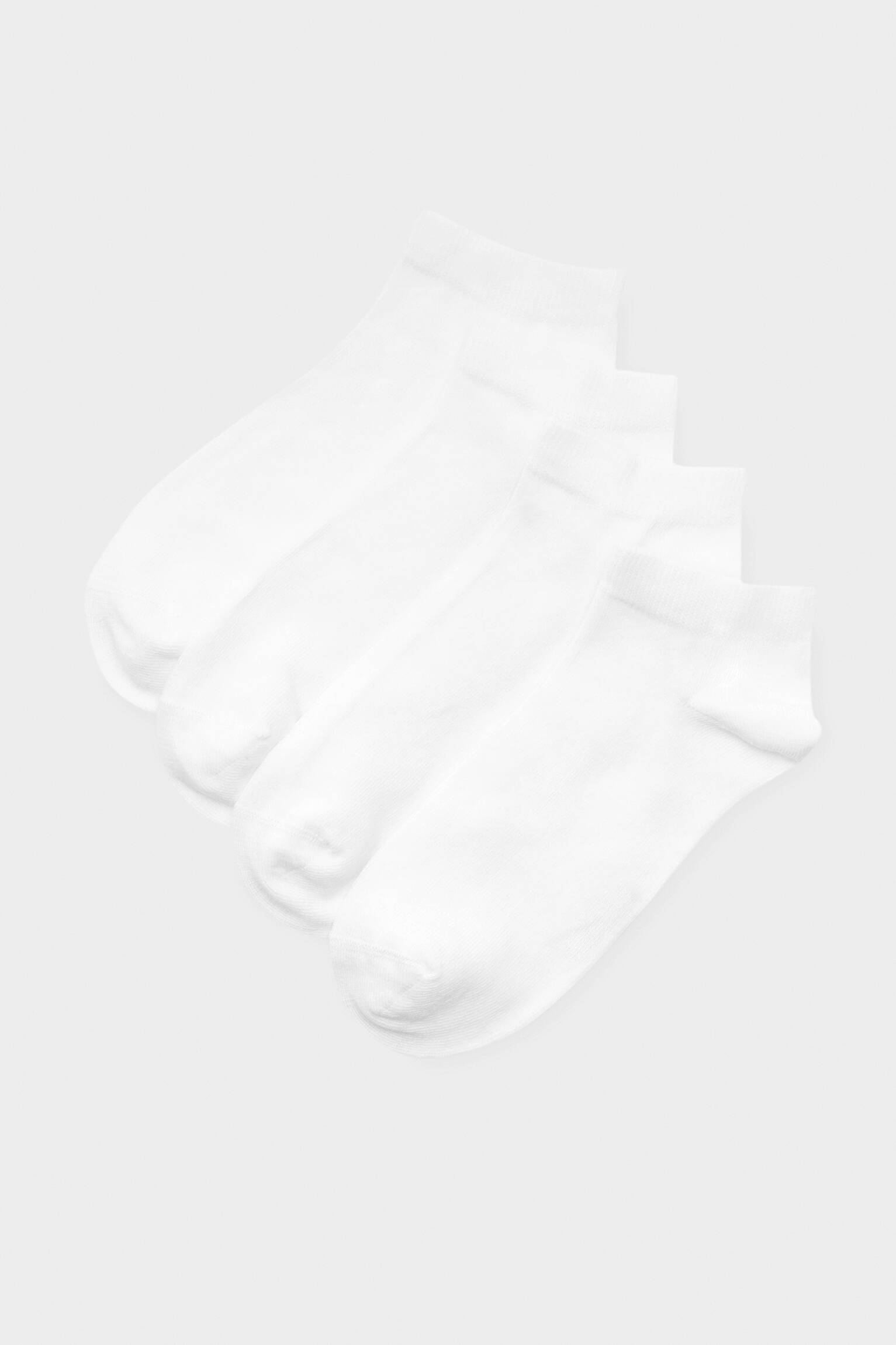 Pacote com 4 pares de meias curtas - brancas