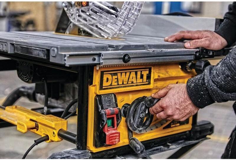 DeWalt DWE7492-QS Tafelzaag 2000W - 250mm Met Accessoires