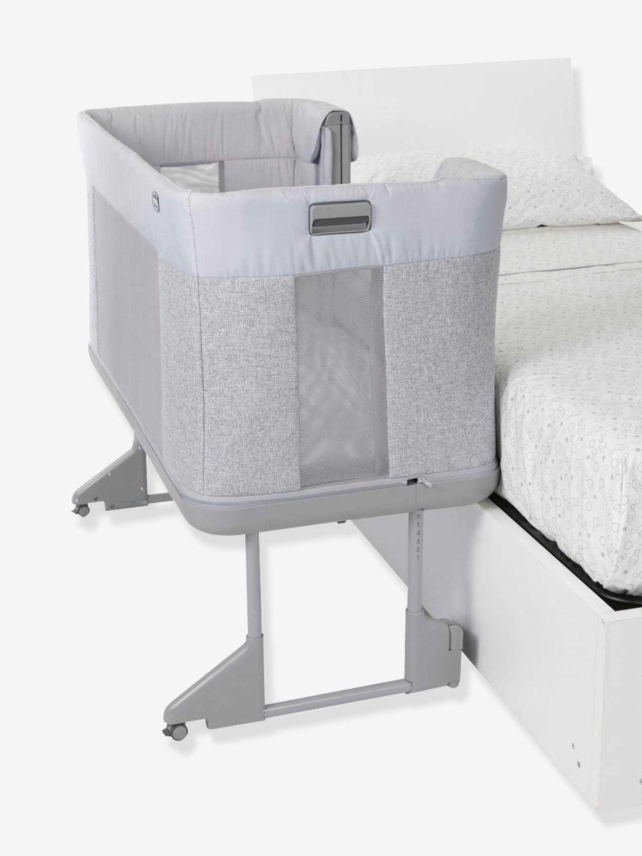 Berço conversível Chicco Next2Me Forever para dormir junto com a família, cinza