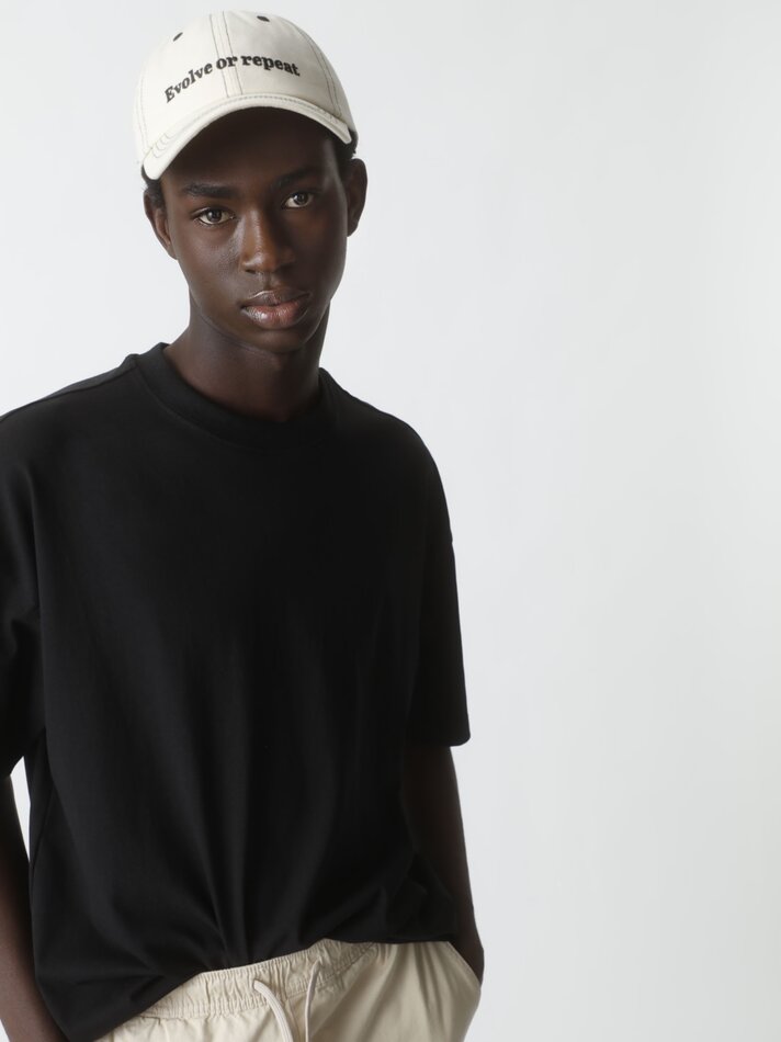 Camiseta básica oversized - Preta