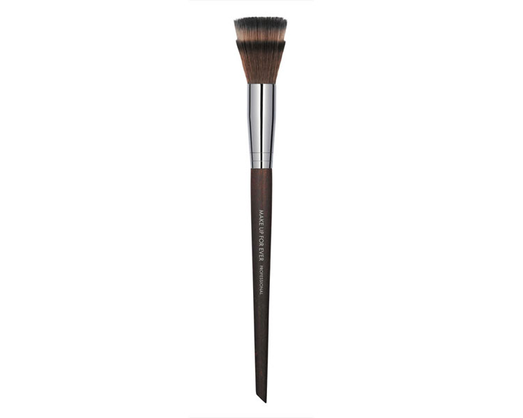 MAKE UP FOR EVER - 148 Blending Blush Brush