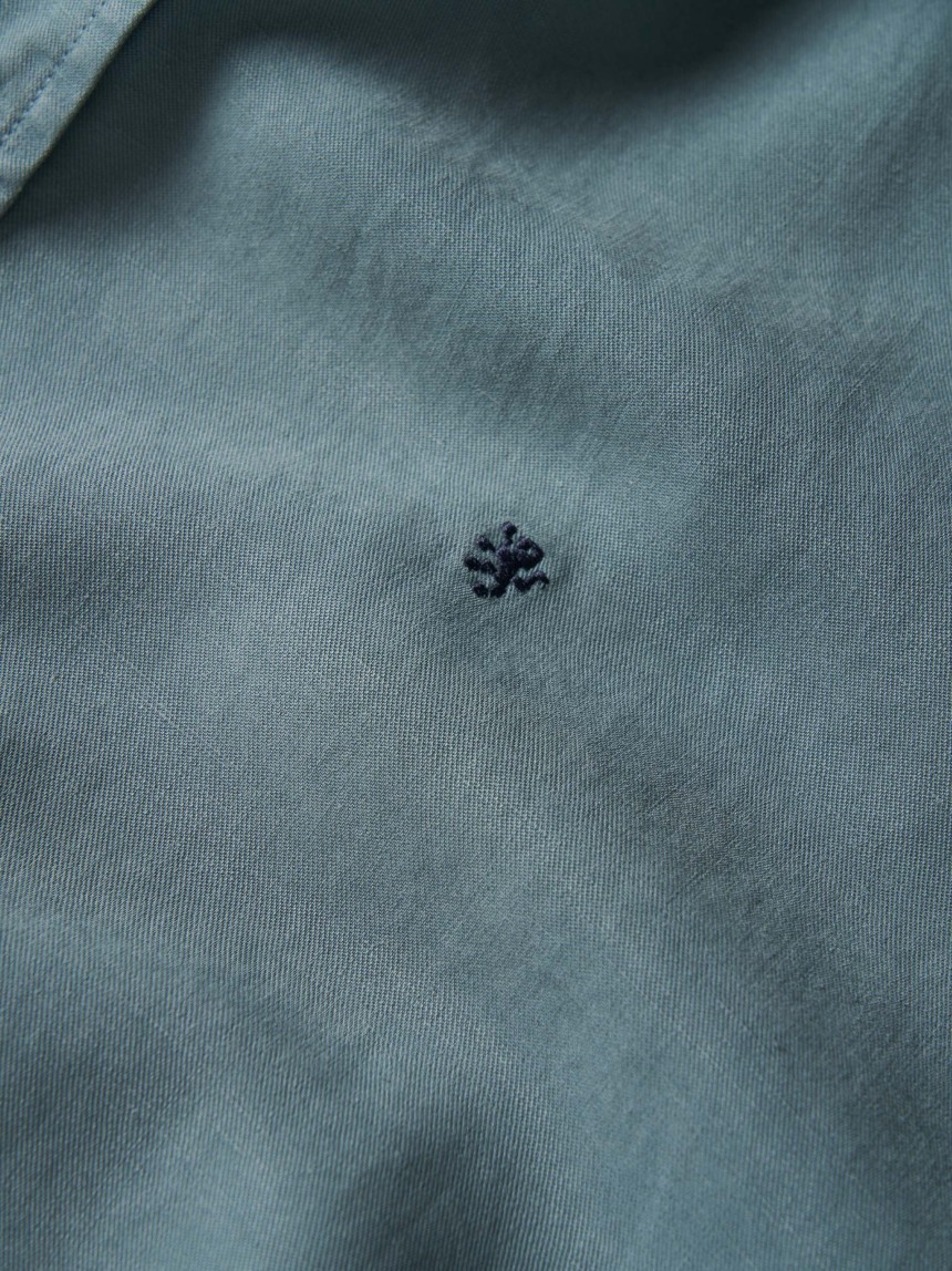 Camisa slim fit em liocel e linho