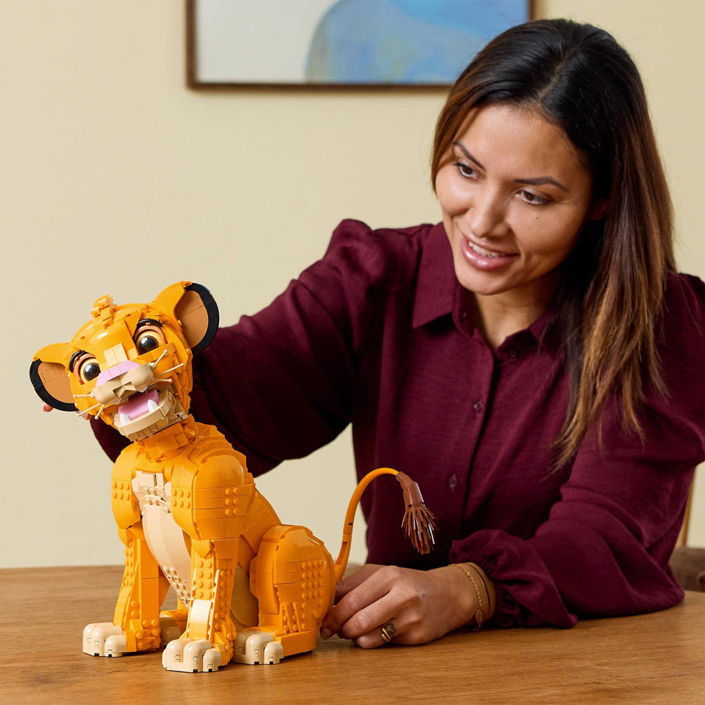 Lego Simba is een leuke bouwervaring en een geweldJonge Simba de Leeuwenkoning Decoratie Bouwpakket voor Volwassenen 43247