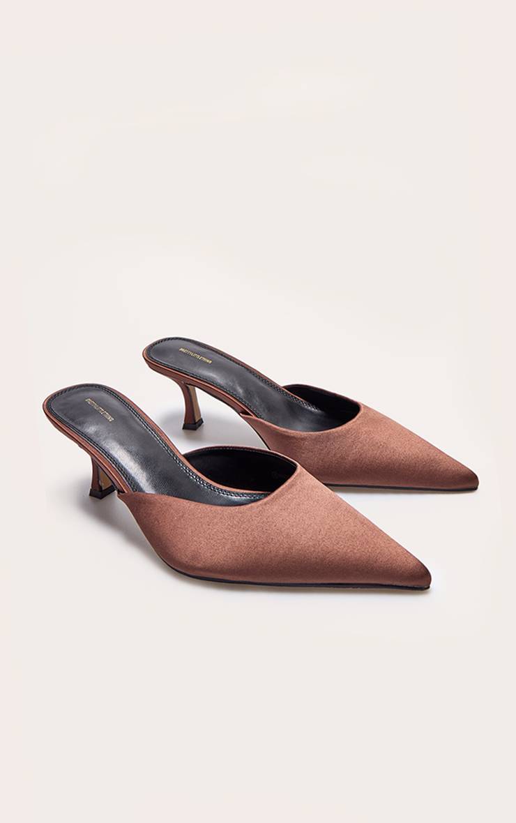 Chocolat Mules À Bout Pointu En Satin À Talon Aiguille Mi-haut