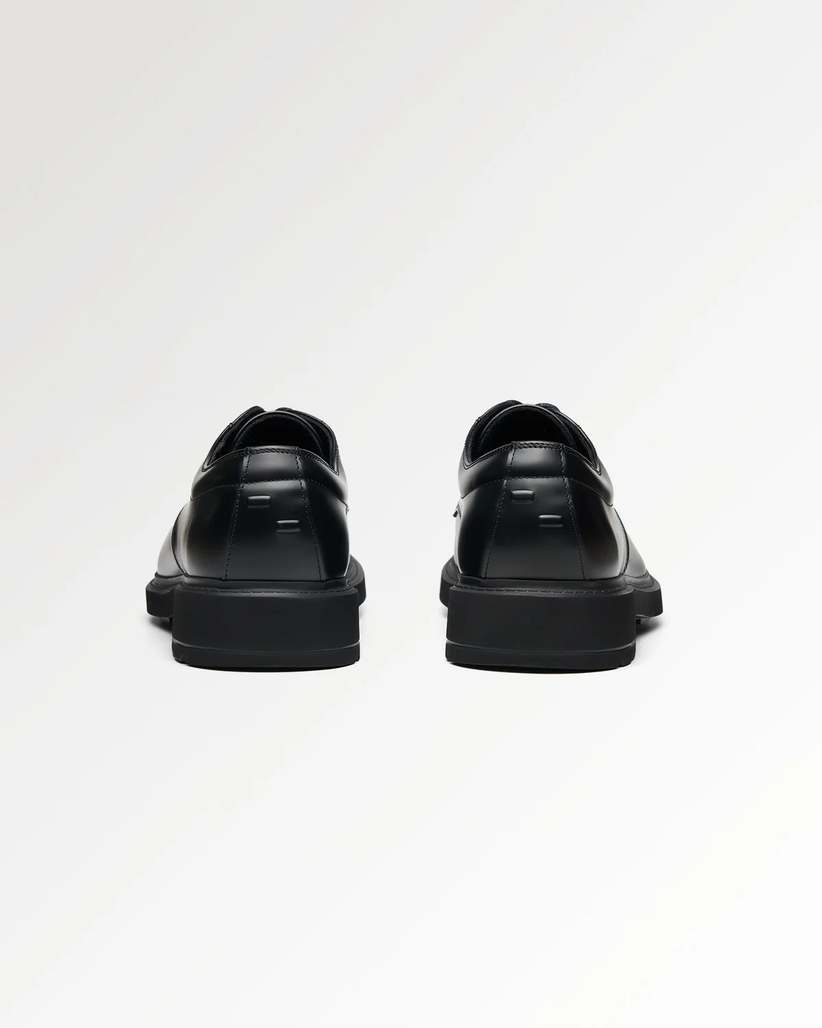Clean Derby Polido Black