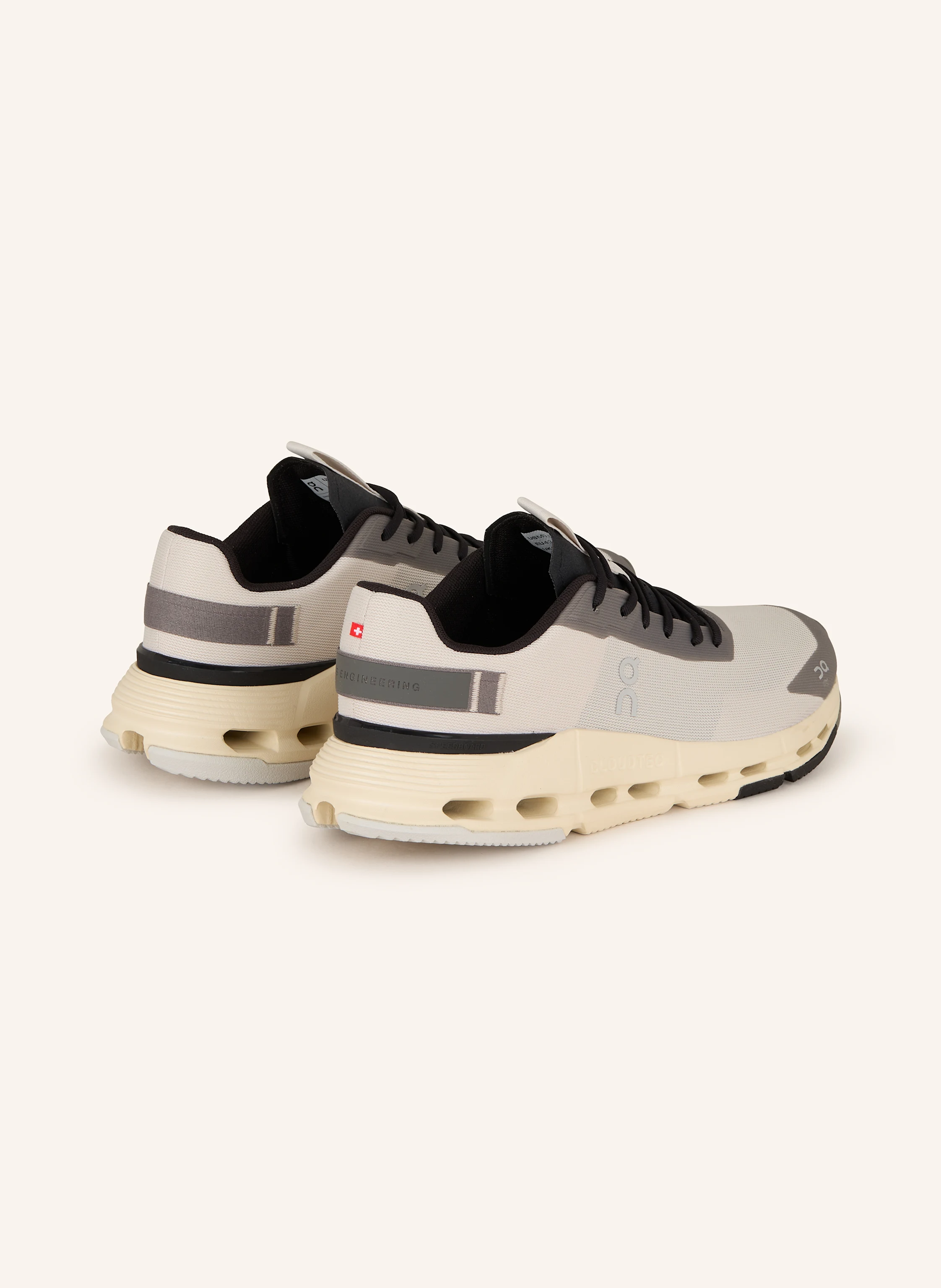 On Sneaker CLOUDNOVA FORM 2