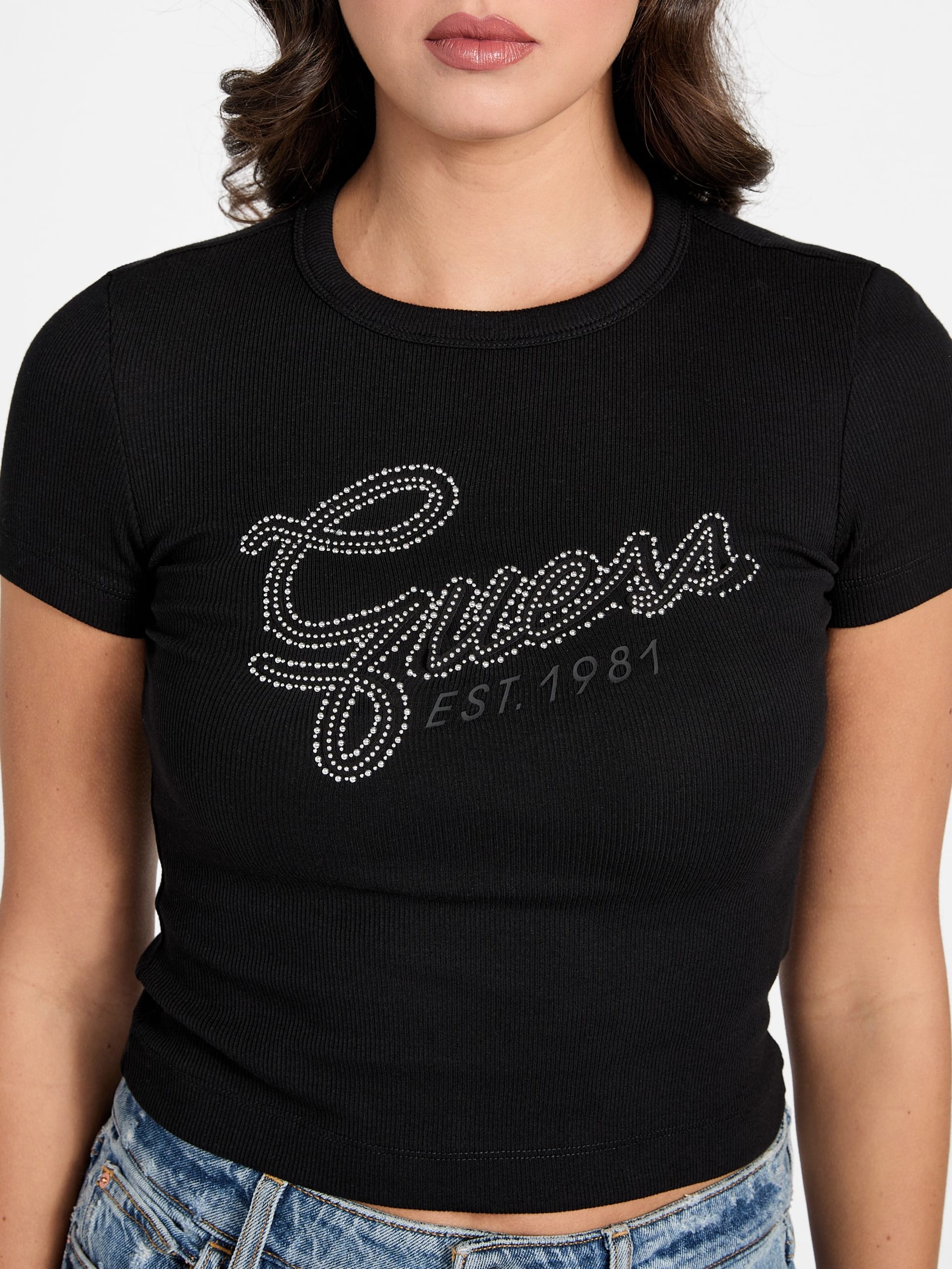 Camiseta com logo e strass