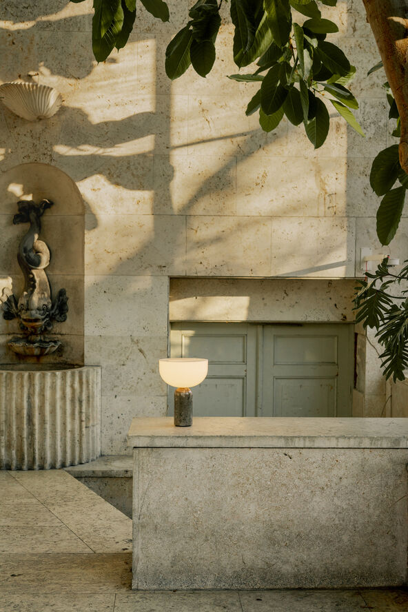 New Works Kizu Portable Lamp Gris du marais